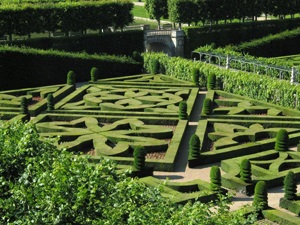 A kertben lévő táj labirintus elemei