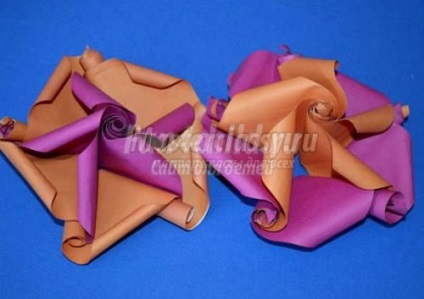 Fotografia articolelor artizanale din origami modulare - origami din hârtie - catalogul de imagini video și de fotografii ale articolelor artizanale din