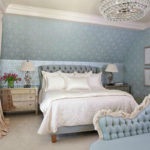 Tapet albastru în dormitor - excelent pentru crearea unui interior liniștit