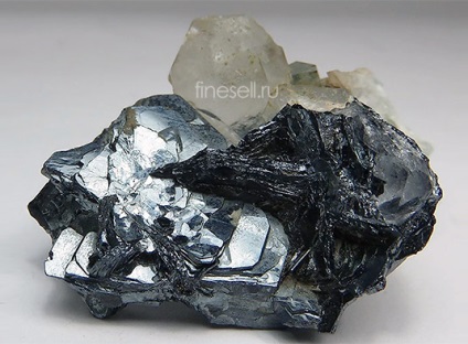 Ilmenitul este un mineral din munții Ilmen