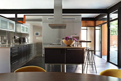 Interiorul bucătăriei în stil de fuziune