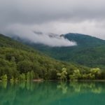 În cazul în care pentru a găsi Lacul Emerald din Crimeea, cum să ajungi la masina