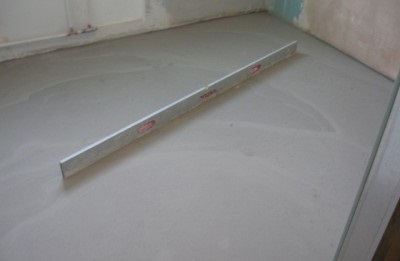 Cum puteți îndrepta o podea de beton neuniformă - trei căi spre o suprafață ideală orizontală,