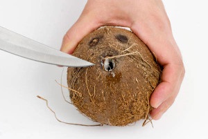 Cum să deschizi un cocos la domiciliu