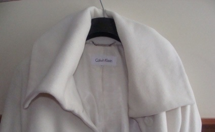 Cum să spălați în mod corespunzător o haină albă - un club de femei