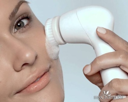 Cum să faci o curățare a feței la grupul de îngrijire a pielii acasă