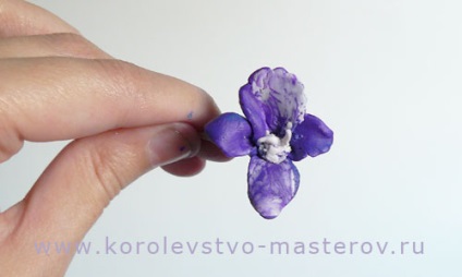 Cum sa faci o floare pentru un clip de par din plastic