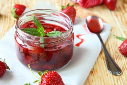 Rețete de gem de căpșuni cu gem de gros de căpșuni, cu fructe întregi (groase, parfumate)