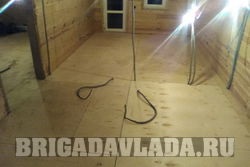 Instalarea de podele într-o casă din lemn, încălzirea podelei - 
