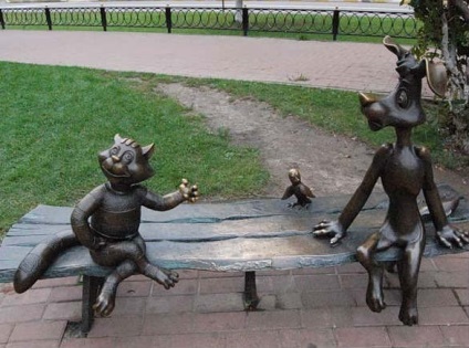 Statuete neobișnuite de pisici