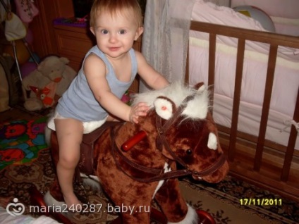 Are un copil nevoie de un cal balansoar, fac copii ca niște cai