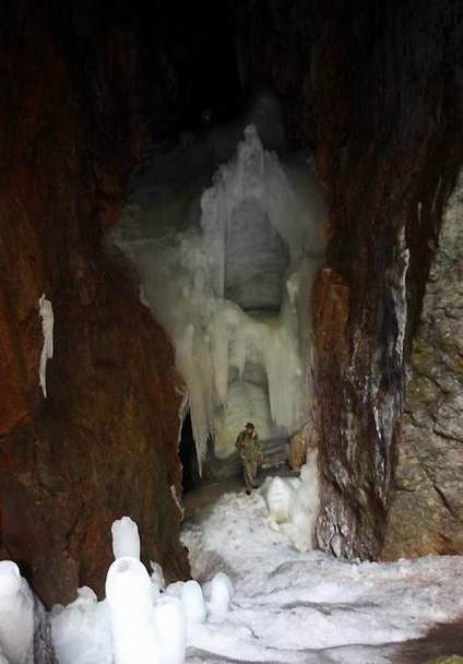 Pestera mare buzluk, peșteri carabi-yaila, site dedicat turismului și călătoriilor