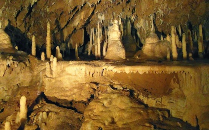 Morva-karszt barlangjai