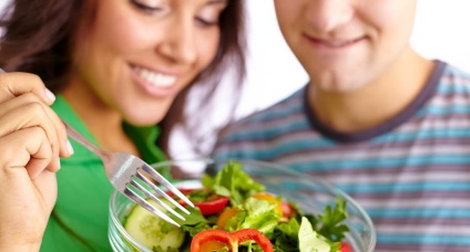 De ce nu puteți mânca castraveți și roșii într-o singură salată, sănătoasă - eu, u-știri
