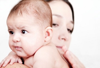 Miért regurgitál a baba a szoptatás után?