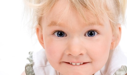 Dentiție și creștere a dinților la un copil în 3 ani