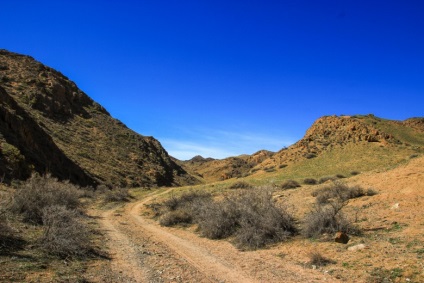 Râul Charyn Canyon Bestamak - o alternativă la Valea Castelelor