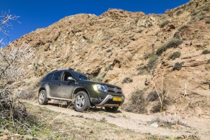 Râul Charyn Canyon Bestamak - o alternativă la Valea Castelelor