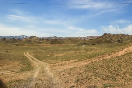 Râul Charyn Canyon Bestamak - o alternativă la Valea Castelelor