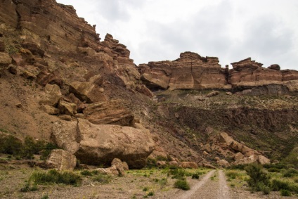 Râul Charyn Canyon Bestamak - o alternativă la Valea Castelelor