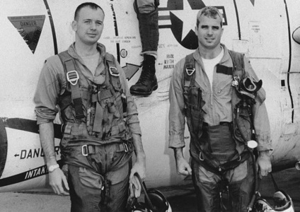 Eroul rus, care a doborât John McCain în Vietnam - politikus