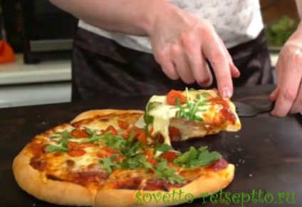 A házi készítésű pizza tészta és a pizzéria legjobb receptjei