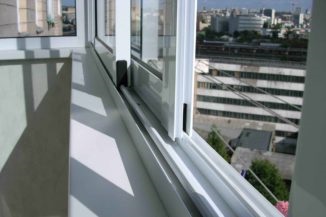 Modalități și opțiuni pentru camerele cu balcoane vitrate