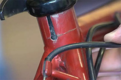 Érdemes megváltoztatni az acélkeretet egy kerékpáron az acél kerékpárok másik pluszjáról és mínuszairól?