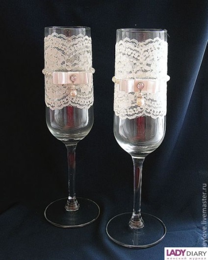 Esküvői csipke pezsgős poharak