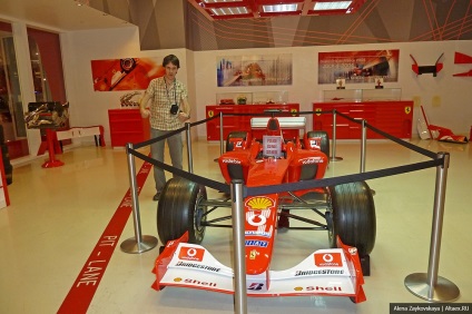 Parcul tematic - ferrari - în Abu Dhabi