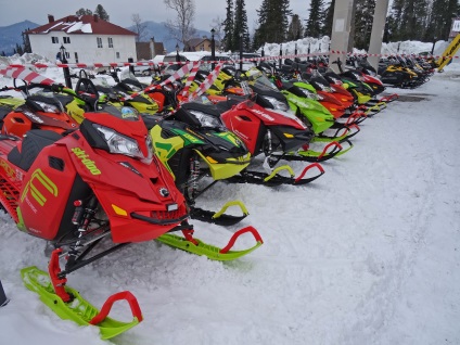 Încercați unitatea de snowmobile pentru schi-doo și lynx 2016