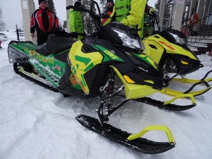 Încercați unitatea de snowmobile pentru schi-doo și lynx 2016