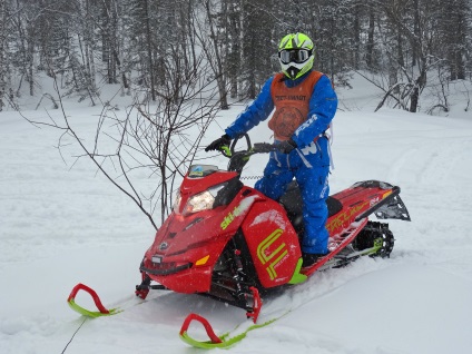 Încercați unitatea de snowmobile pentru schi-doo și lynx 2016