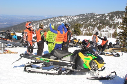Încercați unitatea de snowmobile pentru schi-doo și lynx 2016