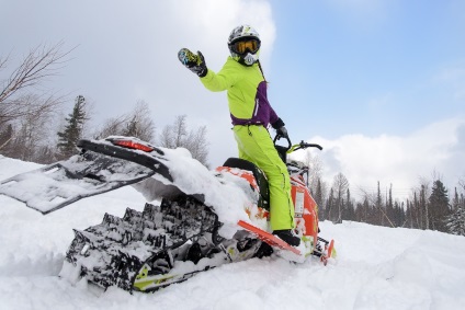 Încercați unitatea de snowmobile pentru schi-doo și lynx 2016