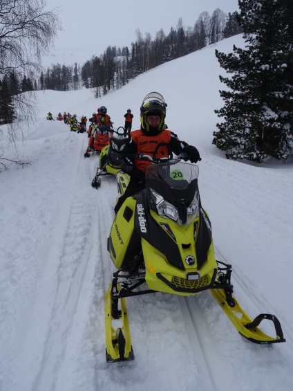 Încercați unitatea de snowmobile pentru schi-doo și lynx 2016