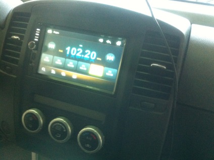 Instalarea playerului de radio cu casetă de radio 2-din swat chr-4100 pe nissan pathfinder