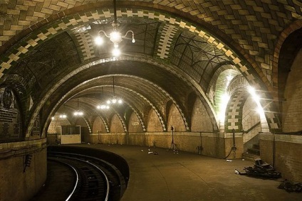 Stația de metrou abandonată