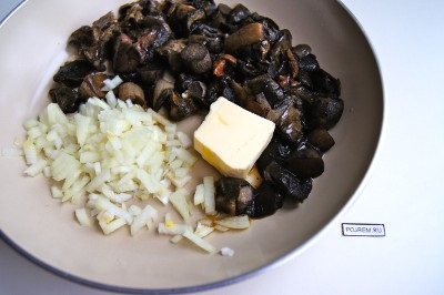 Coapsele de pui coapte cu cartofi și ciuperci - rețetă pas cu pas cu fotografie cum să gătești