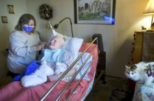 Stomatologii americani merg acasă la pacienții vârstnici