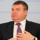 Anatoly Serdyukov, nămol de material compromis