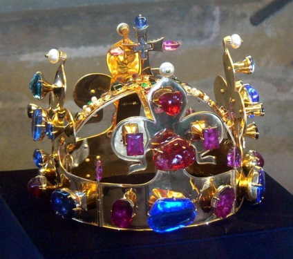 Aur nepretuit al regilor misterului celor trei coroane