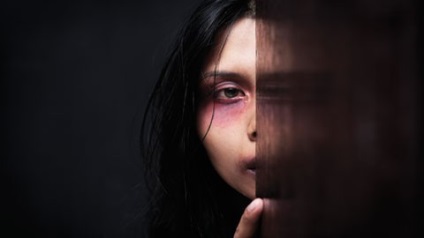 Violența domestică împotriva femeilor și copiilor provoacă, ajută, unde să meargă