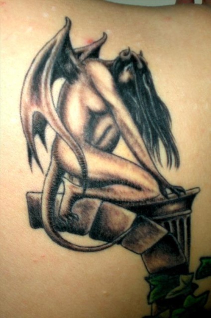 Fotografie și semnificația tattoo gargoyle