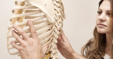 Hernia coloanei vertebrale toracice, simptome, cauze, metode moderne de tratament