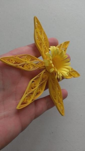 Cum sa faci daffodils in tehnica quilling