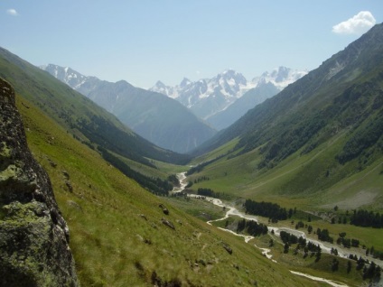 Cum am devenit turist turistic sau prima vizită în Caucaz