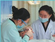Tratamentul în clinica dentară din China (de ex