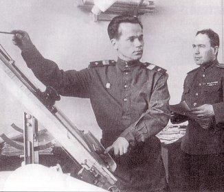 Mikhail Timofeevich Kalashnikov - constructor de mitraliere și om