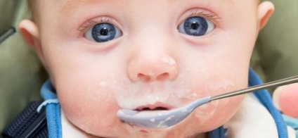 Începutul hrănirii complementare este de 6 luni, copilul are vârsta de 6 luni